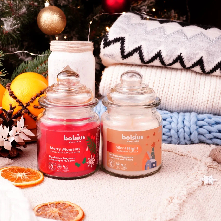 Bolsius True Glow Christmas scented candle 129/79 mm Merry Moments
